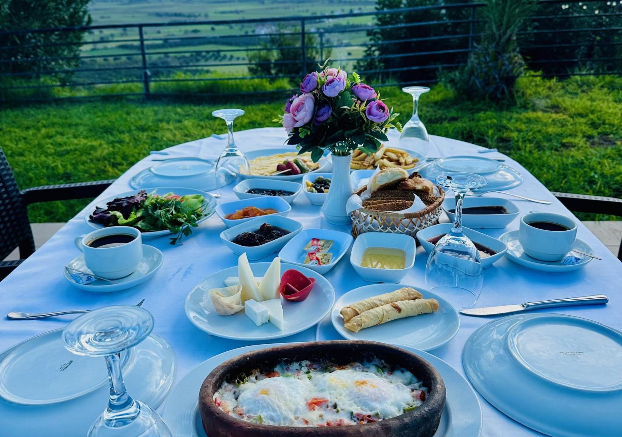 Celebi Garden Hotel - Cittaslow Retreat 파마구스타 외부 사진
