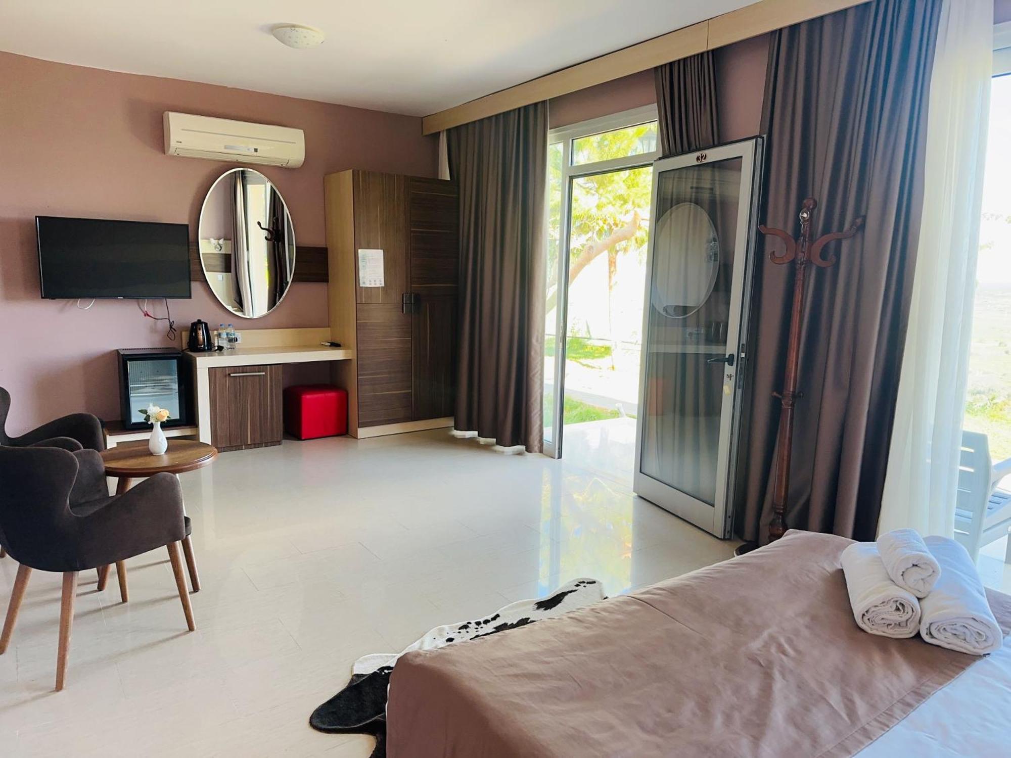 Celebi Garden Hotel - Cittaslow Retreat 파마구스타 외부 사진