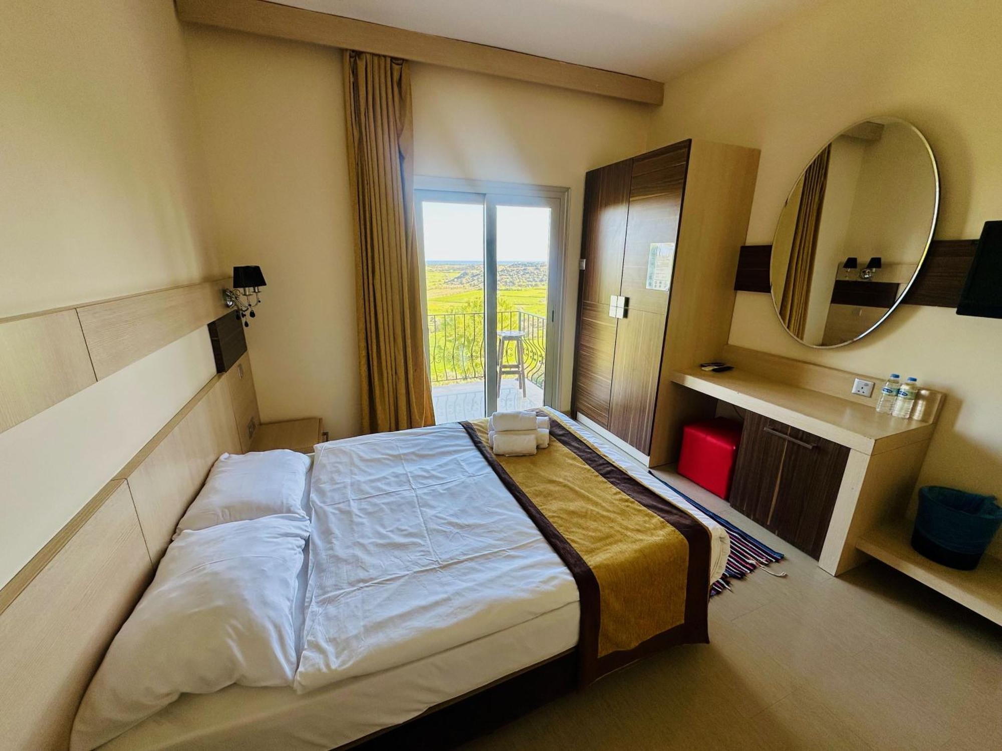 Celebi Garden Hotel - Cittaslow Retreat 파마구스타 외부 사진